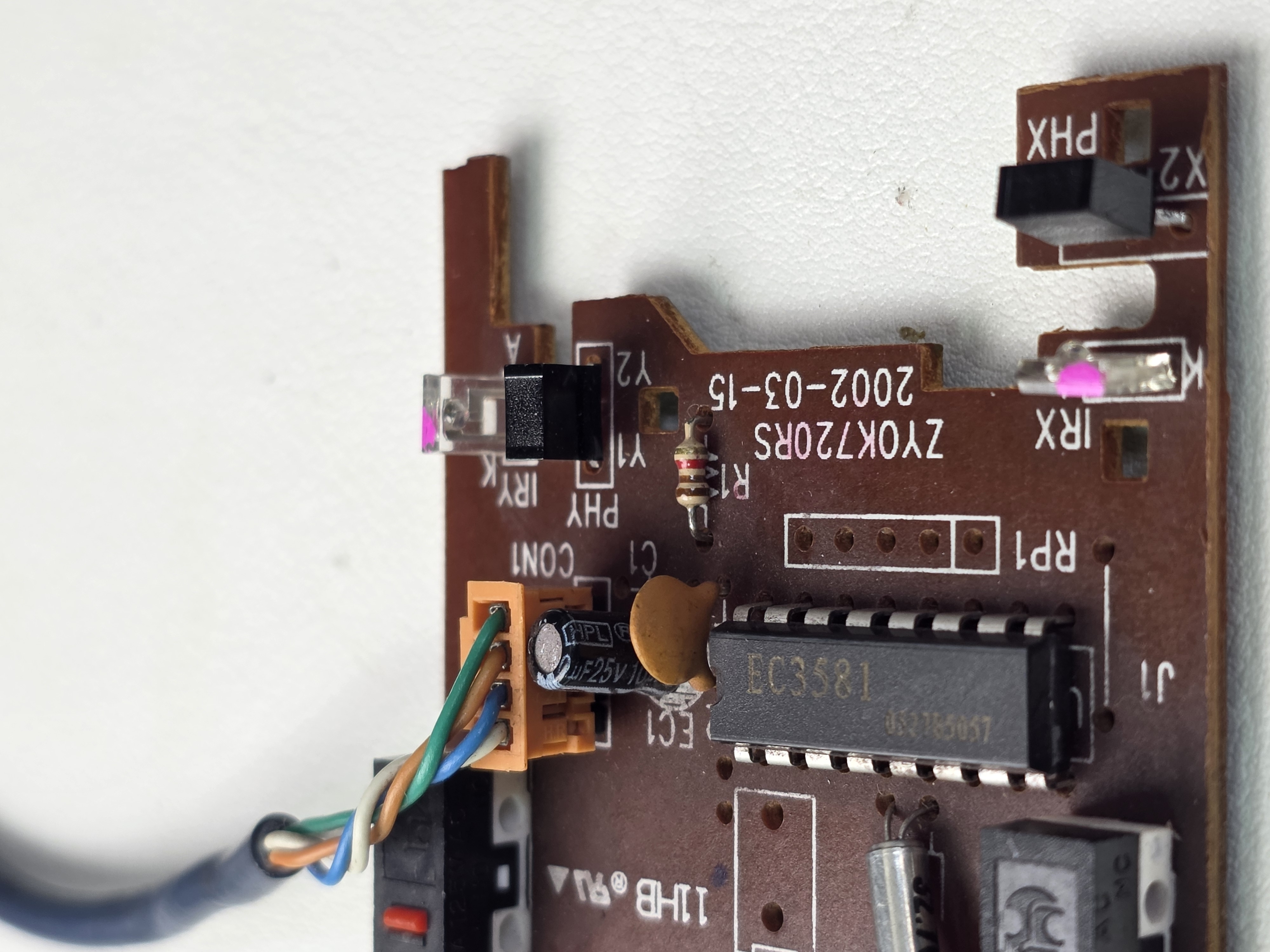 红外发射接收、限流电阻和 PCB 走线细节,机械位移最终会变成光电脉冲